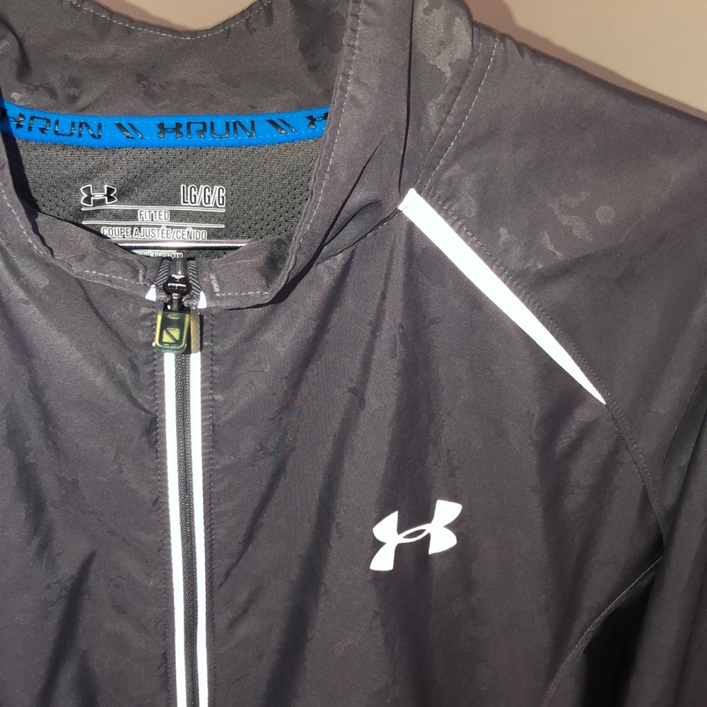 Under Armor Large Running Rain Jacket - image 2